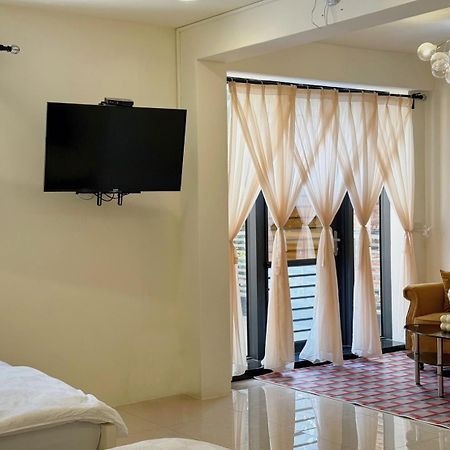 Kaohsiung Raifong Corner Homestay 외부 사진