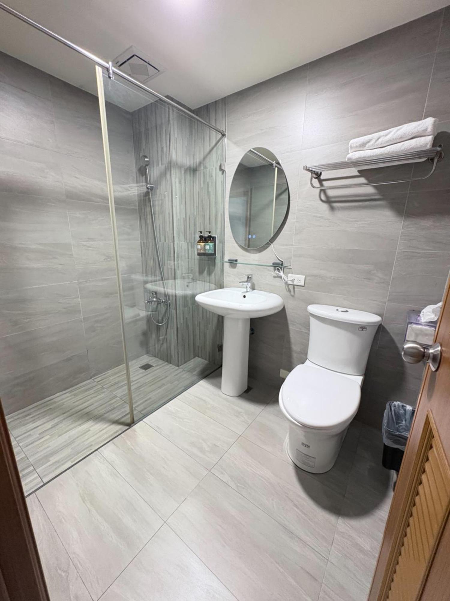 Kaohsiung Raifong Corner Homestay 외부 사진